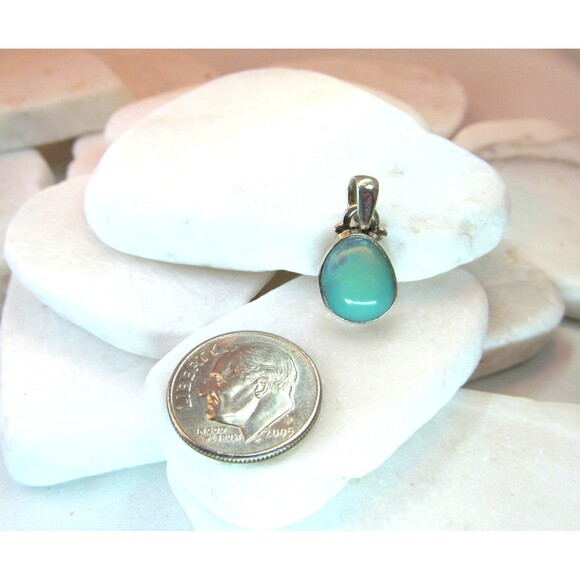 Flashy Ethiopian Opal Pendant 925 Sterling Silver Small 20mm October Birthstone - Picture 5 of 9